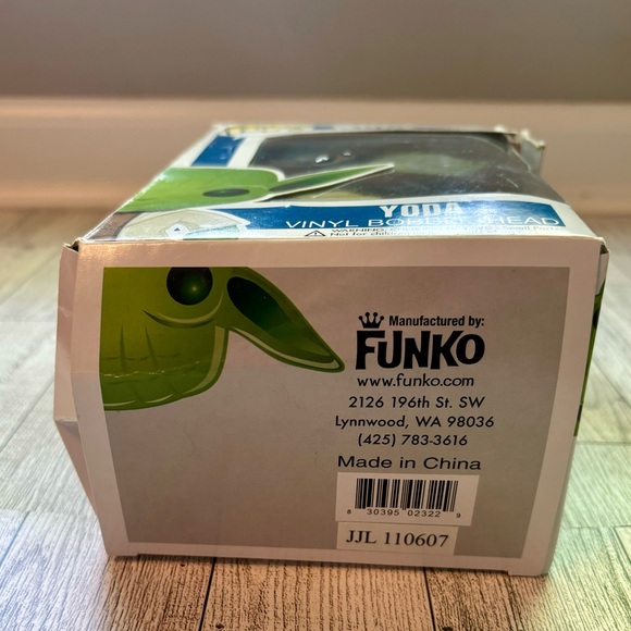Funko Pop! Star Wars Yoda Bobble-Head 02 - Picture 4 of 7